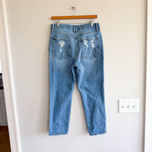 Load image into Gallery viewer, Good American Good Girlfriend Distressed Cropped Straight Jeans Blue 27
