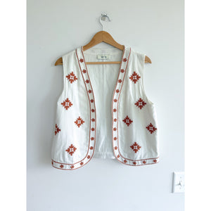 Sadie & Sage Warm Horizon Cotton Embroidered Vest White Brown M