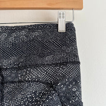 Load image into Gallery viewer, Lululemon Fast &amp; Free 7/8 Tight II *Nulux 25" Meisai White Black 4
