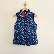 Load image into Gallery viewer, The North Face Flare Down Patterned Zip Up Mock Neck Puffer Vest Blue XS
