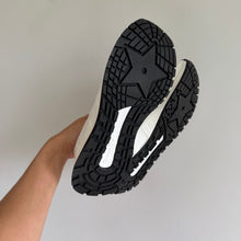 Load image into Gallery viewer, Dior Run'n'Dior Low Top Mesh Lace Up Running Sneakers White 40
