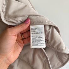Load image into Gallery viewer, H&amp;M Snap Front Hooded Insulated Winter Quilted Jacket Bone M
