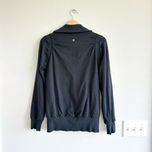 Load image into Gallery viewer, Lululemon Reversible Cinch Mesh Full Zip Pullover Long Sleeve Jacket Black 4
