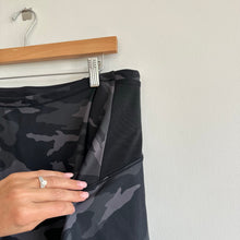 Load image into Gallery viewer, Athleta Match Point Camo Print High Rise Activewear Skort Gray L
