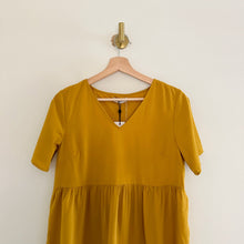 Load image into Gallery viewer, NWT Pieces Tiered V-Neck Short Sleeve Shift Mini Dress Yellow XS
