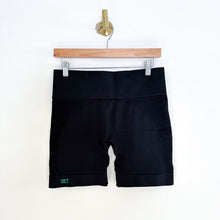 Load image into Gallery viewer, SET Sculptflex Pull On Lightweight High Rise Activewear Shorts Black XL
