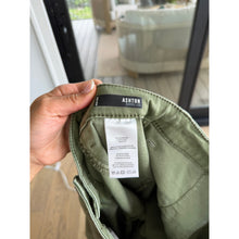 Load image into Gallery viewer, KUT From The Kloth Ashton High Rise Utility Barrel Pants Green 8
