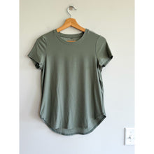 Load image into Gallery viewer, Beyond Yoga Crew Neck Short Sleeve Activewear T-Shirt Green XS
