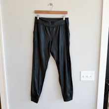 Load image into Gallery viewer, Commando Faux Leather Pull-On Mid Rise Jogger Pants Black M
