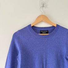 Load image into Gallery viewer, Banana Republic Filpucci Wool-Cashmere Blend Bow Cuff Sweater Purple XS
