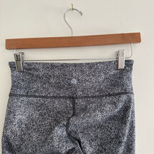Load image into Gallery viewer, Lululemon Wunder Under Crop III in Rio Mist White Black $88
