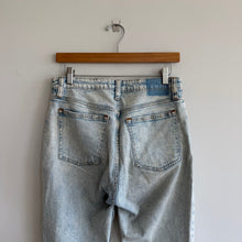 Load image into Gallery viewer, Abercrombie &amp; Fitch Curve Love The Skinny High Rise Acid Wash Jeans Blue 30
