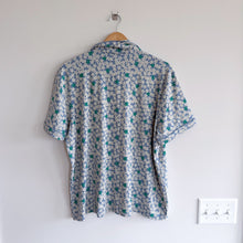 Load image into Gallery viewer, Hanna Andersson Scattered Daisies HannaSoft Floral Short Sleeve Pajama Top L
