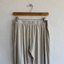 Load image into Gallery viewer, Kyte Baby Ribbed Texture Pull On Elastic Waistband Ankle Jogger Beige M
