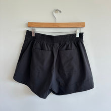 Load image into Gallery viewer, Athleta Hudson Board Ravel Shorts Black 6T
