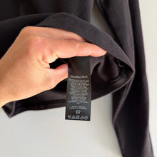 Load image into Gallery viewer, Aritzia Sunday Best Crew Neck Long Sleeve Cropped Top Black S
