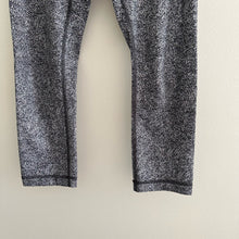 Load image into Gallery viewer, Lululemon Wunder Under Crop III in Rio Mist White Black $88
