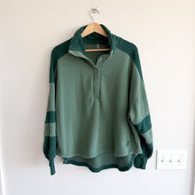 Load image into Gallery viewer, Free People Colorblock Snap Front Pullover Sweatshirt Green S
