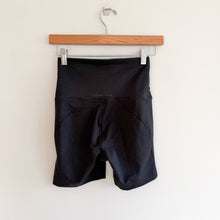 Load image into Gallery viewer, Outdoor Voices High Rise Biker Shorts Black XS
