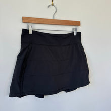 Load image into Gallery viewer, Lululemon Pace Rival Mid-Rise Skirt Black 6
