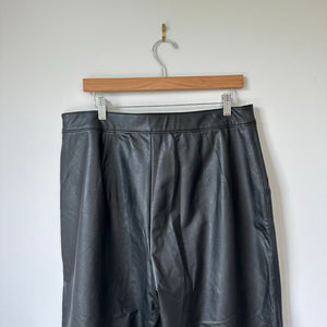 Spanx Leather-Like Pull On High Rise Cropped Pants Black XL