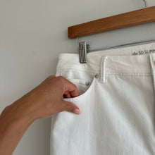 Load image into Gallery viewer, Chico&#39;s The So Slimming Girlfriend Crop Jeans White 1
