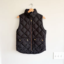 Load image into Gallery viewer, J. Crew Excursion Zip Up Mock Neck Outdoor Casual Quilted Vest Black S
