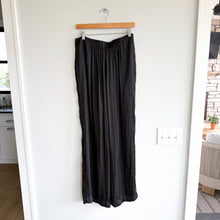 Load image into Gallery viewer, Z Supply Lisse Pleated Satin High Rise Wide Leg Pants Black L
