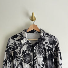 Load image into Gallery viewer, Lululemon Nice Asana Yoga Zip Up Mock Neck Activewear Jacket Black White 4
