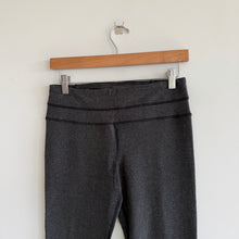 Load image into Gallery viewer, Lululemon Skinny Groove Pant II 33" Heathered Black 6
