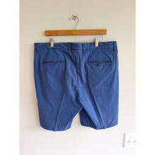 Load image into Gallery viewer, Johnnie-O Cotton Blend Welt Pockets Chino Shorts Blue 38
