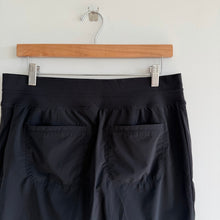 Load image into Gallery viewer, Athleta Brooklyn 16" Mid Rise Skort Black 10
