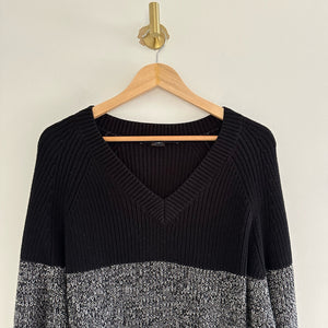 French Connection Lottie Colorblock V-Neck Pullover Sweater Black/Gray M