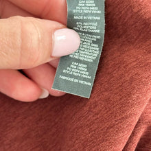 Load image into Gallery viewer, Vuori Elavation Pull On High Rise Cropped Activewear Leggings Red XS
