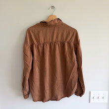 Load image into Gallery viewer, Cloth &amp; Stone Lyocell Long Sleeve Button Up Shirt Brown L
