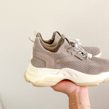 Load image into Gallery viewer, Steve Madden Myles Knit Lace Up Sneakers Tan 8

