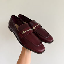 Load image into Gallery viewer, Schutz Desmond Caseina Leather Square Toe Flat Loafer Vino Rubi 8.5 NIB
