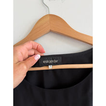 Load image into Gallery viewer, Eskandar Silk Round Neck Sleeveless Pullover Tank Top Black 1
