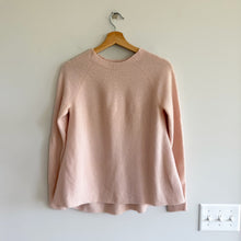 Load image into Gallery viewer, Vince Cashmere Directional Ribbed Crew Neck Stretch Pullover Sweater Rosewater S
