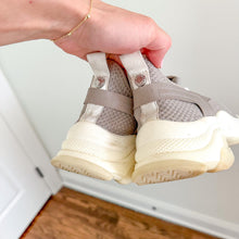 Load image into Gallery viewer, Steve Madden Myles Knit Lace Up Sneakers Tan 8
