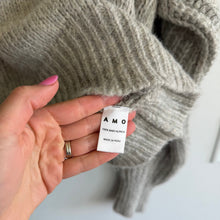 Load image into Gallery viewer, AMO Ada Rib Crew Neck Knit Pullover Sweater Snow Gray L
