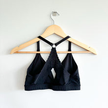Load image into Gallery viewer, Lululemon Free Spirit Sports Bra Black 4
