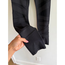 Load image into Gallery viewer, Lululemon Wunder Under High Rise Tech Mesh Yoga Activewear Leggings Black 6 NWT

