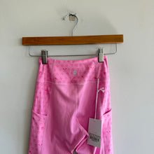 Load image into Gallery viewer, Roller Rabbit Sporty Hearts Vega High Rise Activewear Leggings Pink XS NWT
