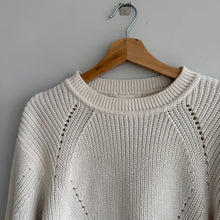 Load image into Gallery viewer, H&amp;M Oversized Knit Pullover Long Sleeve Sweater Cream XS
