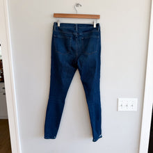 Load image into Gallery viewer, Frame Le Skinny de Jeanne Distressed Mid Rise Jeans Dark Wash Blue 28
