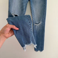 Load image into Gallery viewer, Madewell 9&quot; High-Rise Skinny Distressed Jeans Blue 26
