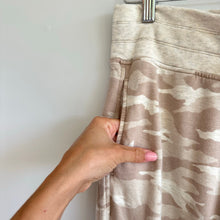 Load image into Gallery viewer, Athleta Balance Camo Pullover &amp; Jogger Sweatpant Set Camo Lux Oatmeal Heather
