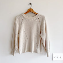 Load image into Gallery viewer, H&amp;M Oversized Knit Pullover Long Sleeve Sweater Cream XS

