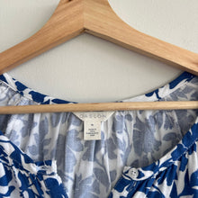 Load image into Gallery viewer, CASLON Floral 1/4 Button Short Sleeve Blouse Blue White XL
